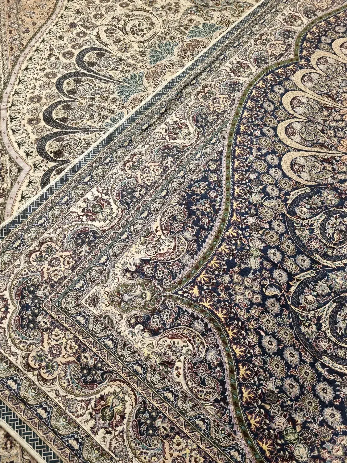 روفرشی ۹متری دورو ابریشم|روفرشی|همدان, |دیوار