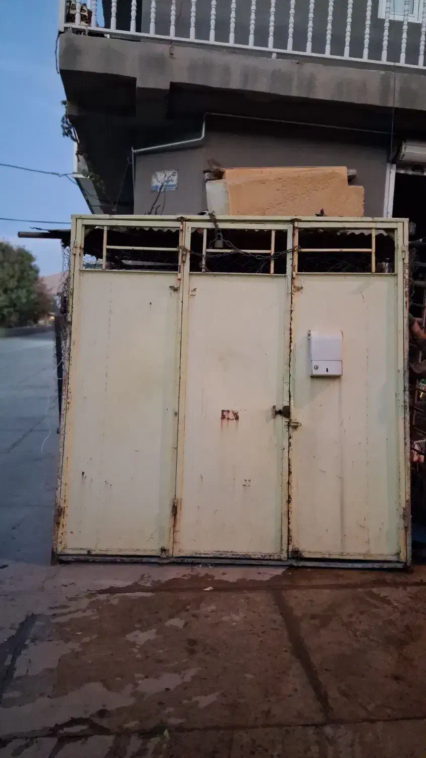 درب سه تایی ماشین رو|مصالح و تجهیزات ساختمان|بانه, |دیوار