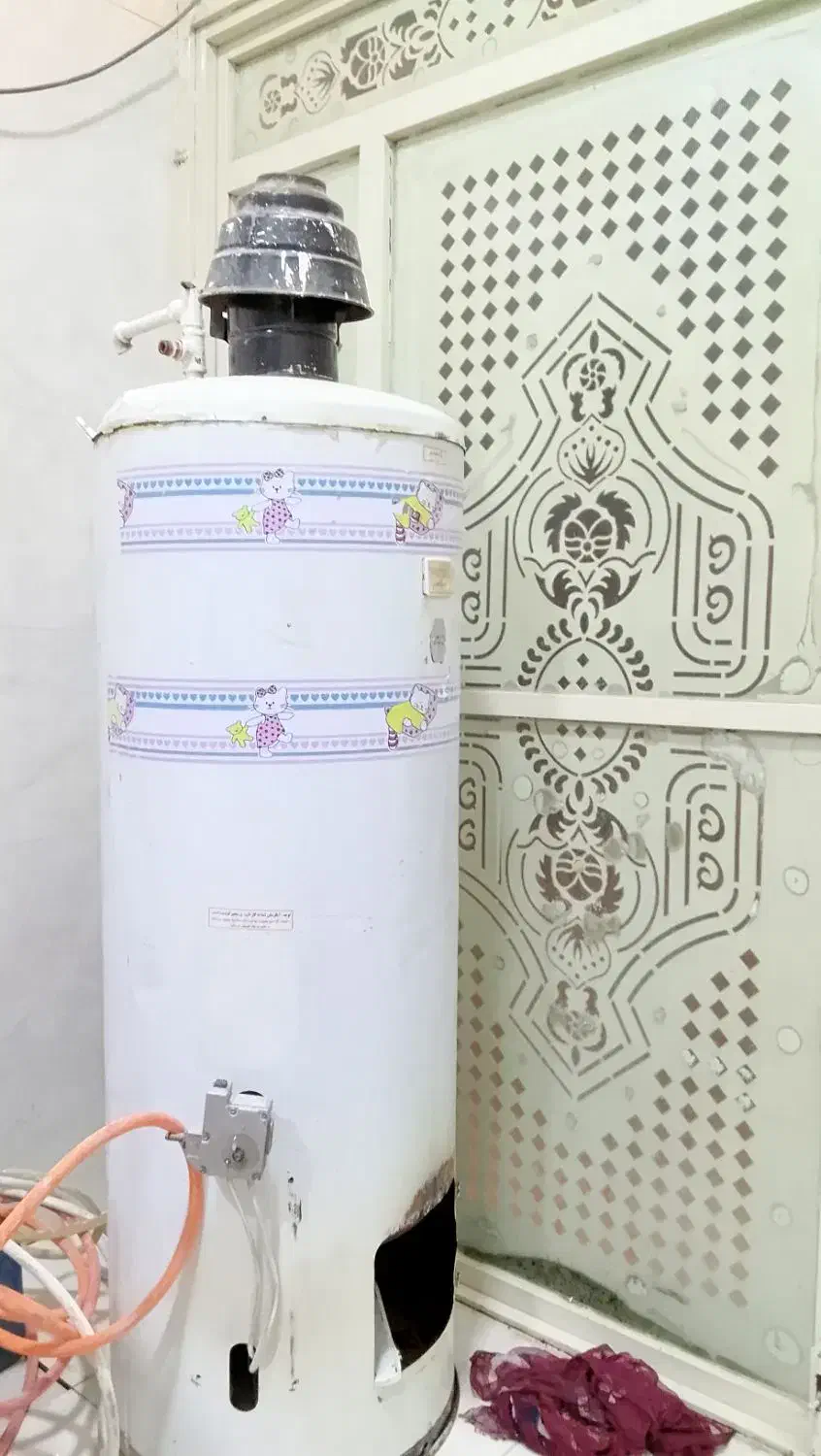 آبگرمکن ایستاده|آبگرمکن، پکیج، شوفاژ|پیرانشهر, |دیوار