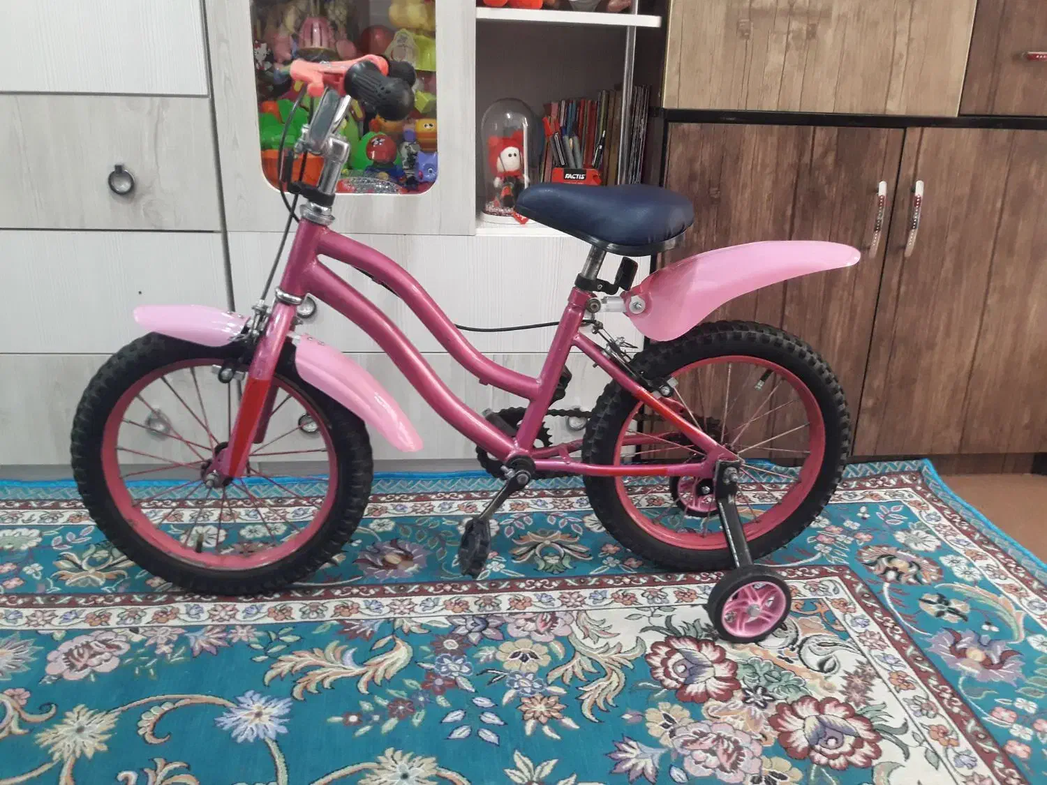 ۱عدد دوچرخه سه کمکه کمک بلند ۱عدد ساده سایز۱۶|دوچرخه، اسکیت، اسکوتر|ری, جوانمرد قصاب|دیوار