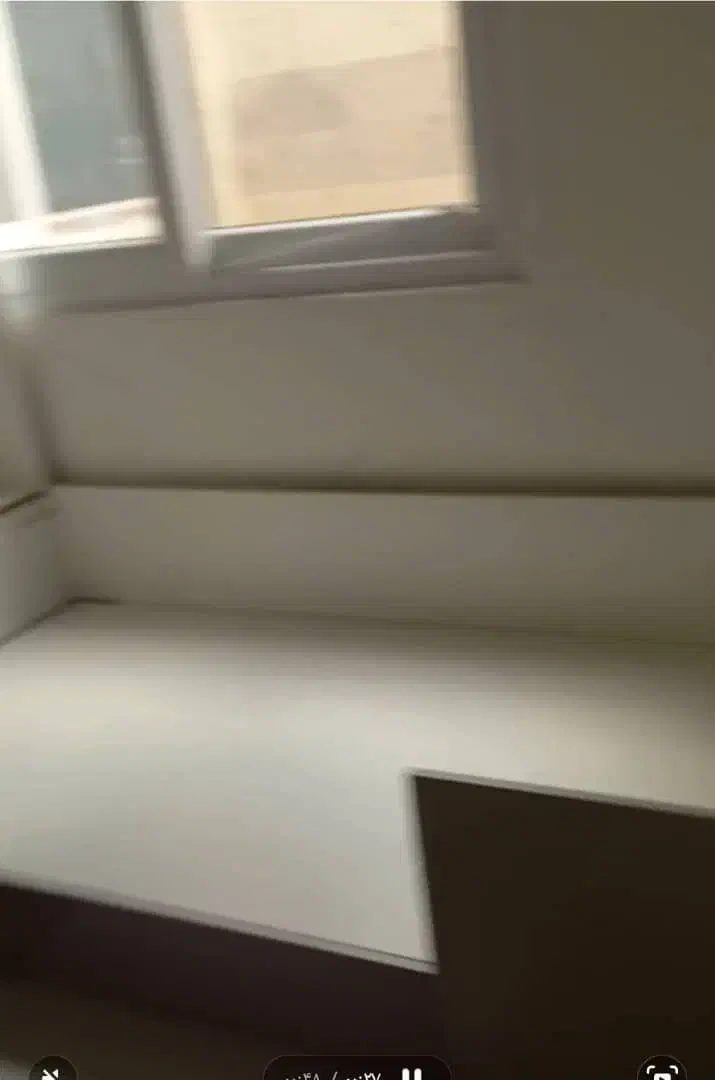 تخت خواب یک نفره جنس چوب|تخت و سرویس خواب|شیراز, درکی|دیوار