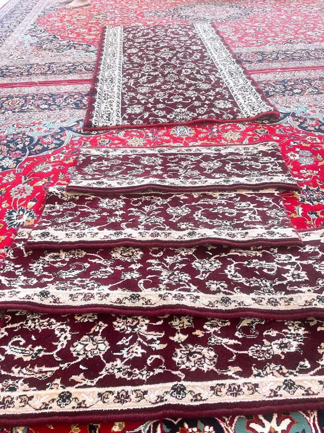 فرش کناره و رو پله‌ای|فرش|بروجرد, |دیوار