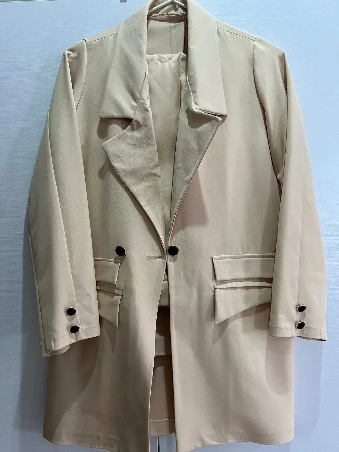 کت و شلوار|لباس|چالوس, |دیوار