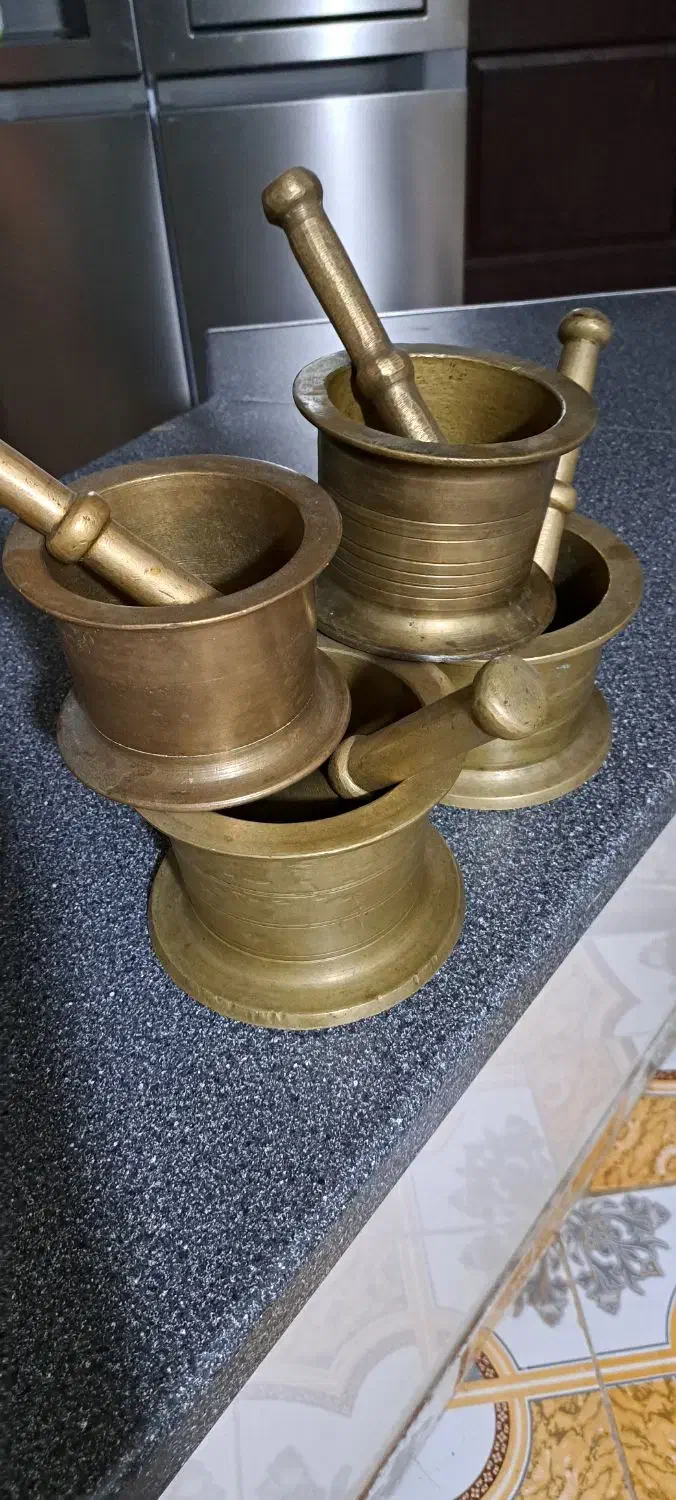 هاونگ های برنجی|کلکسیون اشیاء عتیقه|قدس, شهر‌قدس|دیوار