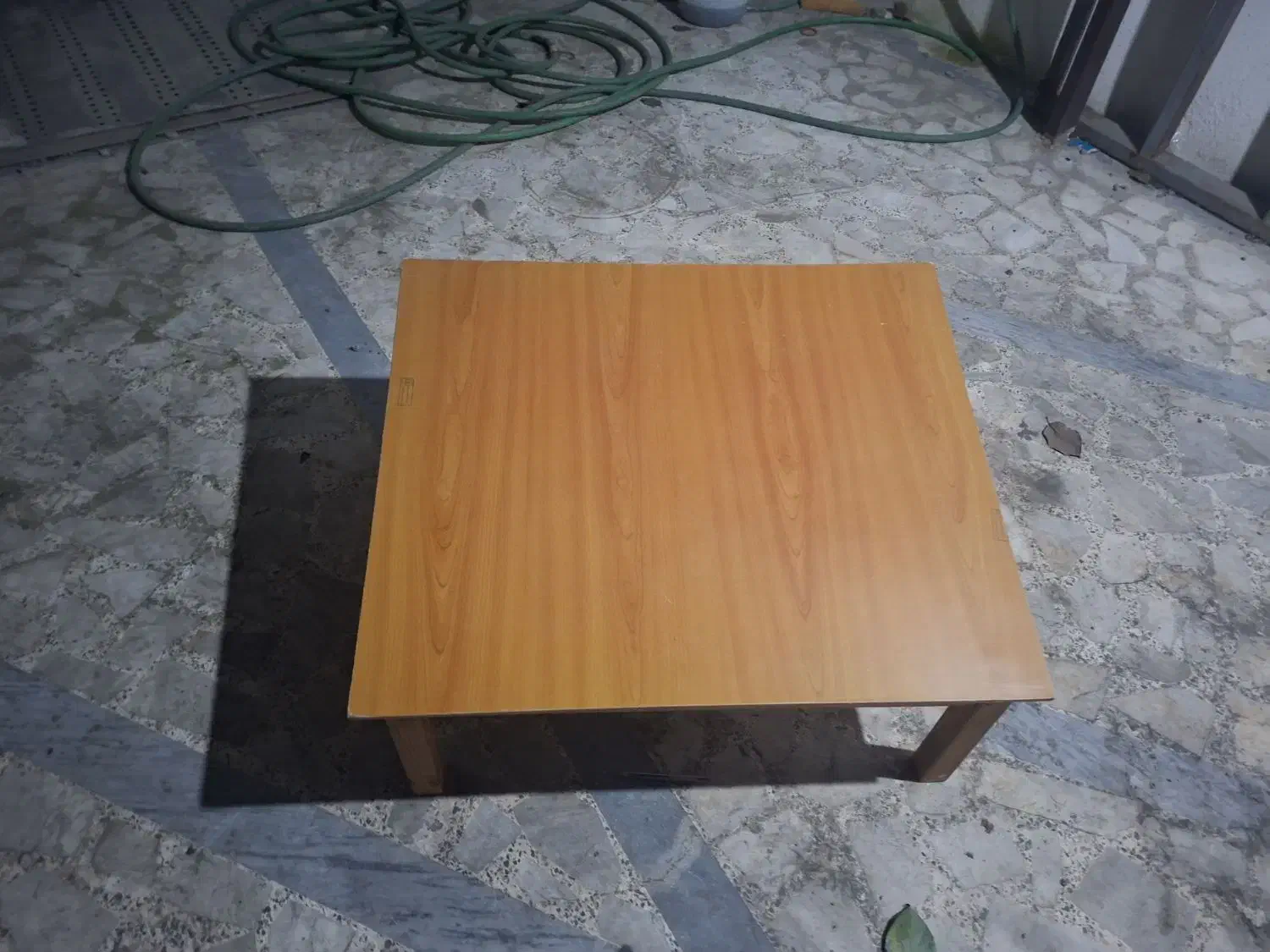 میز تحریر بسیار نو|میز تحریر و کامپیوتر|رشت, نظری|دیوار