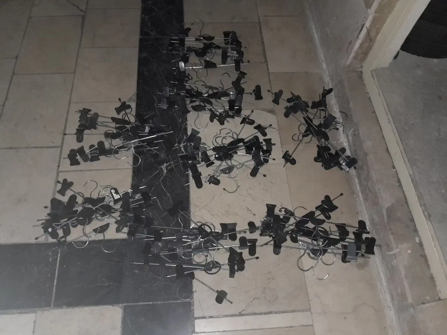 پایه ستون تیله ای دوگیره لباس زیر دوگیره شلوار|فروشگاه و مغازه|ری, دیلمان|دیوار