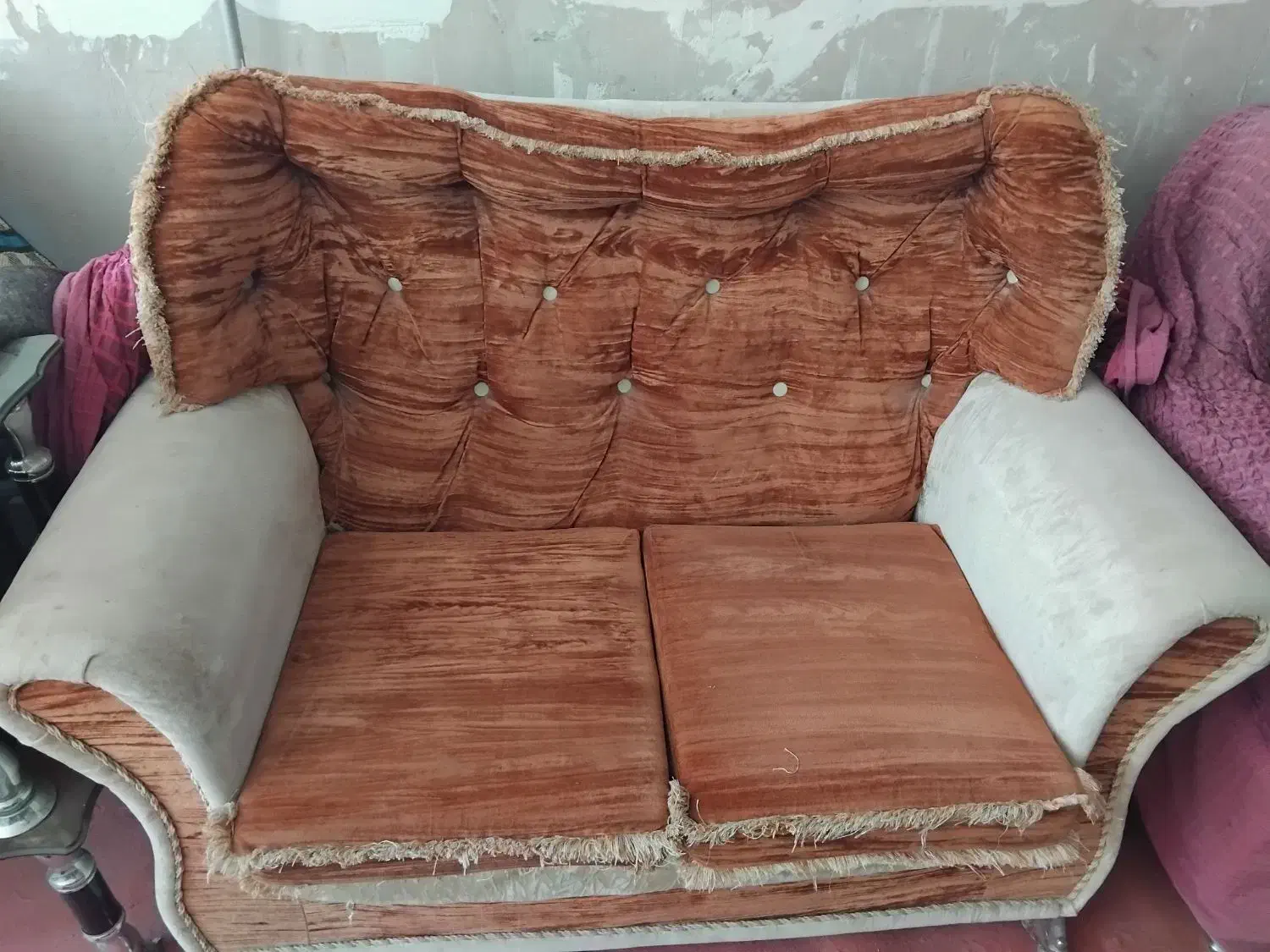 مبل راحتی ۷نفره  ۳عدد جلومبلی شیشه‌ای  تمیز|مبلمان خانگی و میز عسلی|اهر, |دیوار