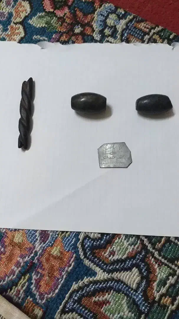 مهره قدیمی و عرج|بدلیجات|کارون, |دیوار