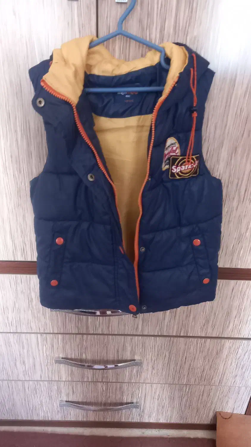 جلیقه ی تازه و نو|لباس|سنندج, |دیوار