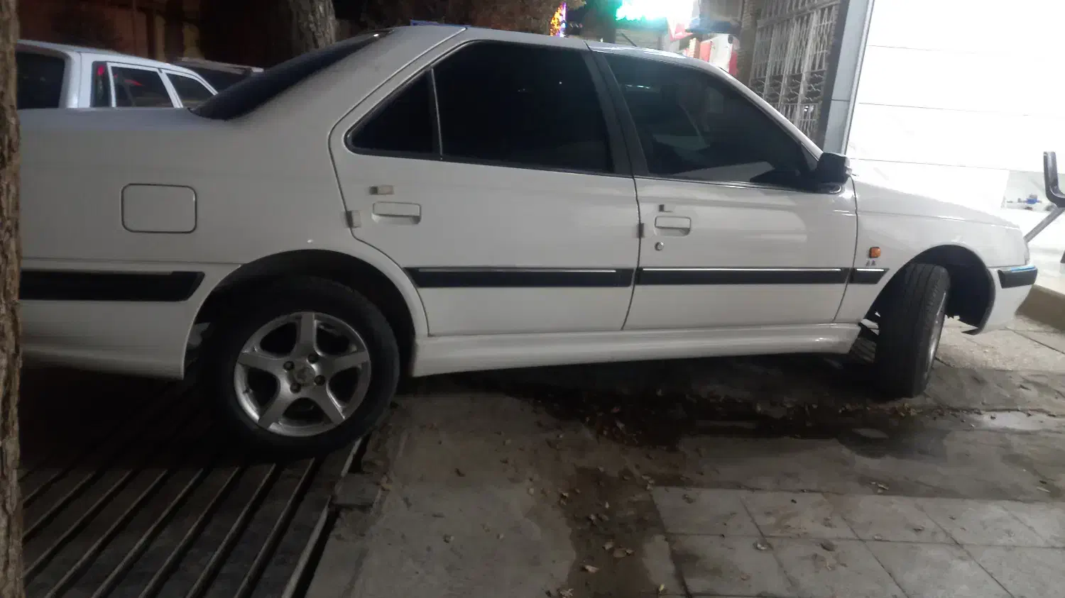 پارسt5مدل۹۹ سفید بدون رنگ|خودرو سواری و وانت|سیرجان, |دیوار