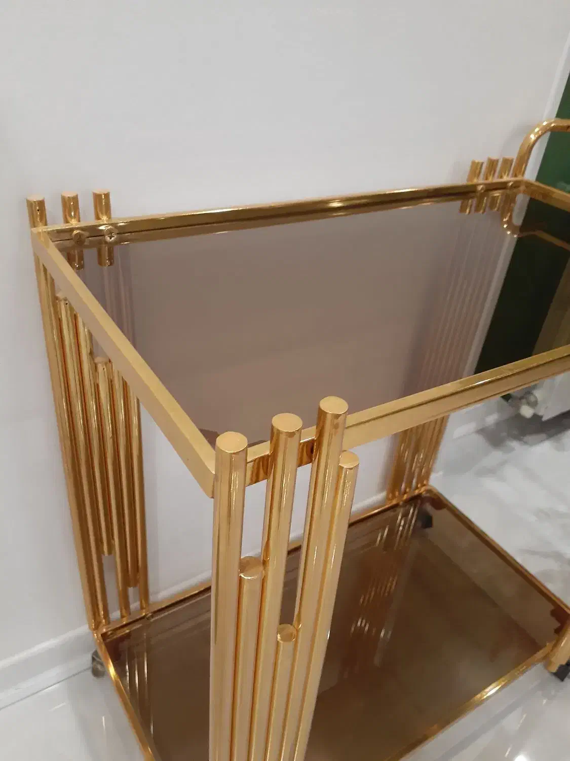 میز چرخ دار کنار سالنی|بوفه، ویترین، کنسول|شاهینشهر, مخابرات (شهید بهشتی)|دیوار