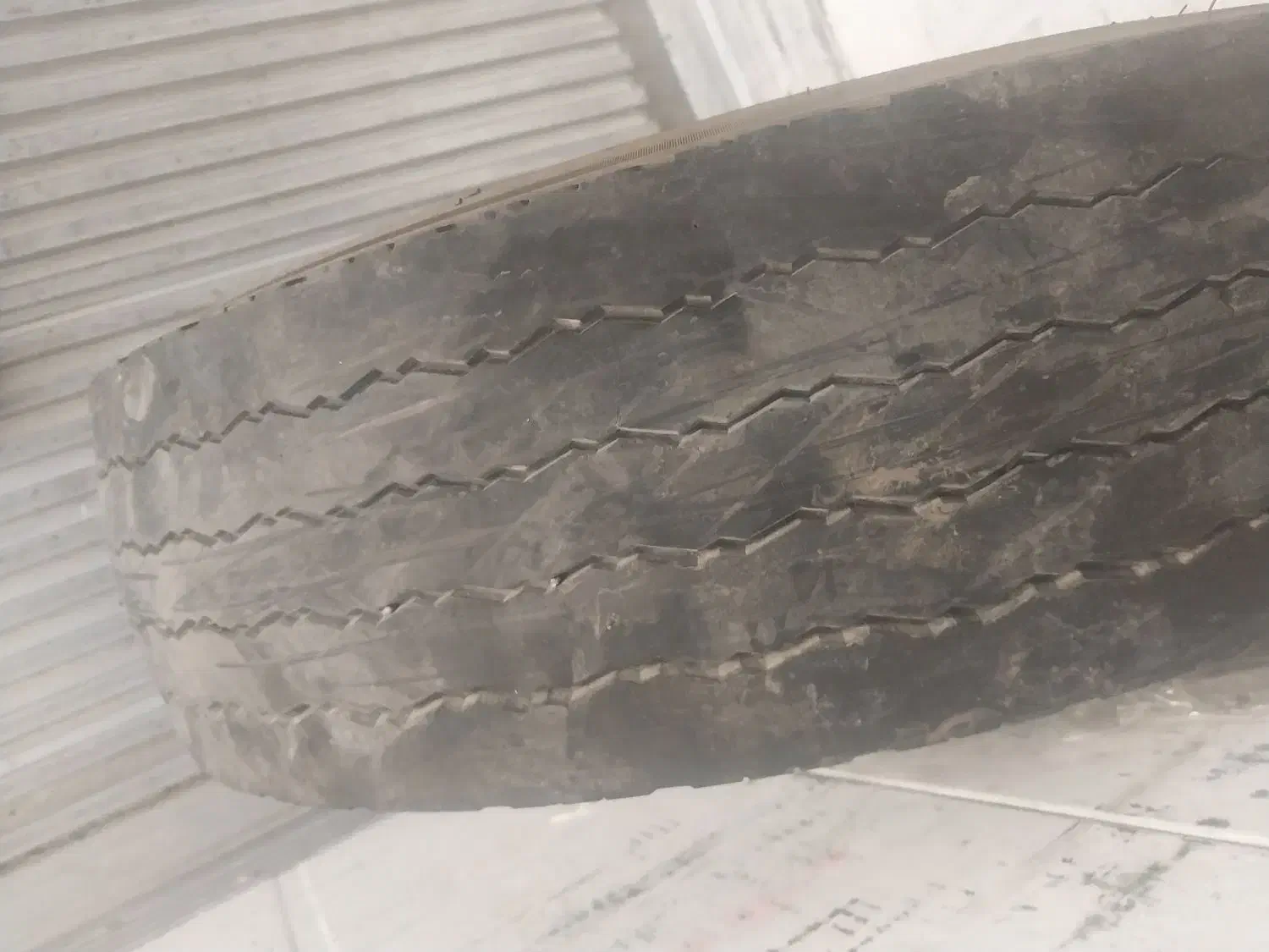 دو عدد لاستیک 215 نیسانی و خاوری|قطعات یدکی و لوازم جانبی|خرم‌آباد, |دیوار