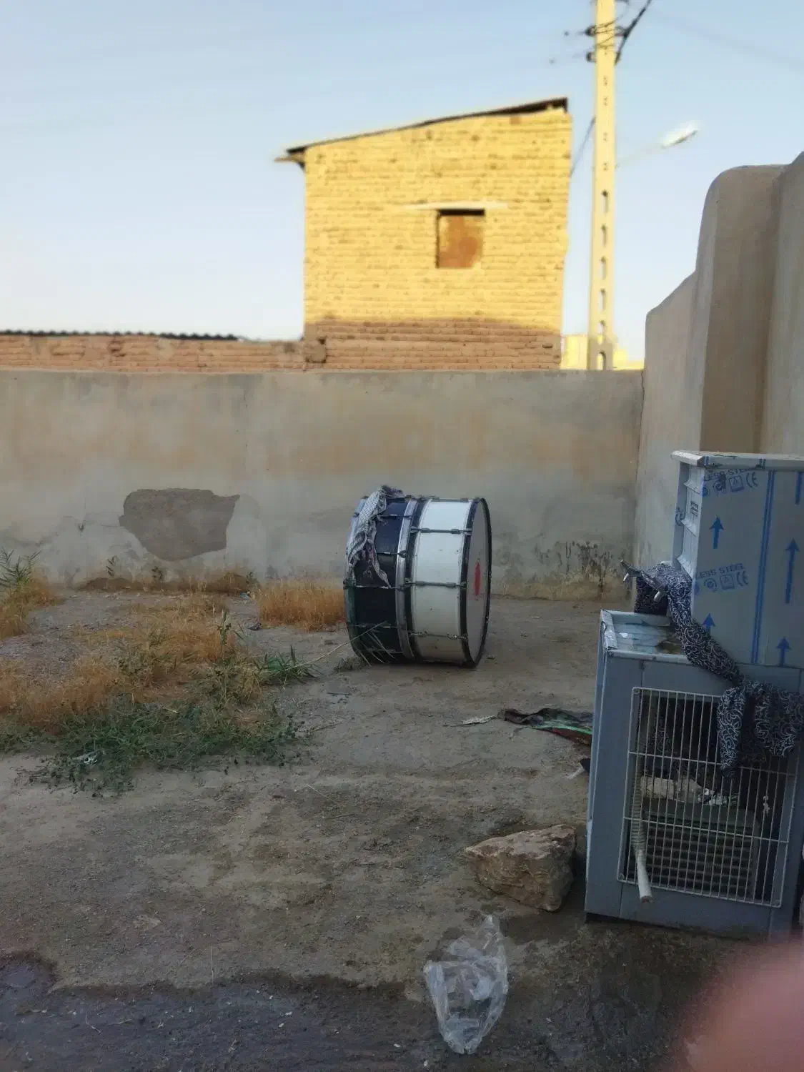 طبل یک متری|درام و پرکاشن|بناب, |دیوار