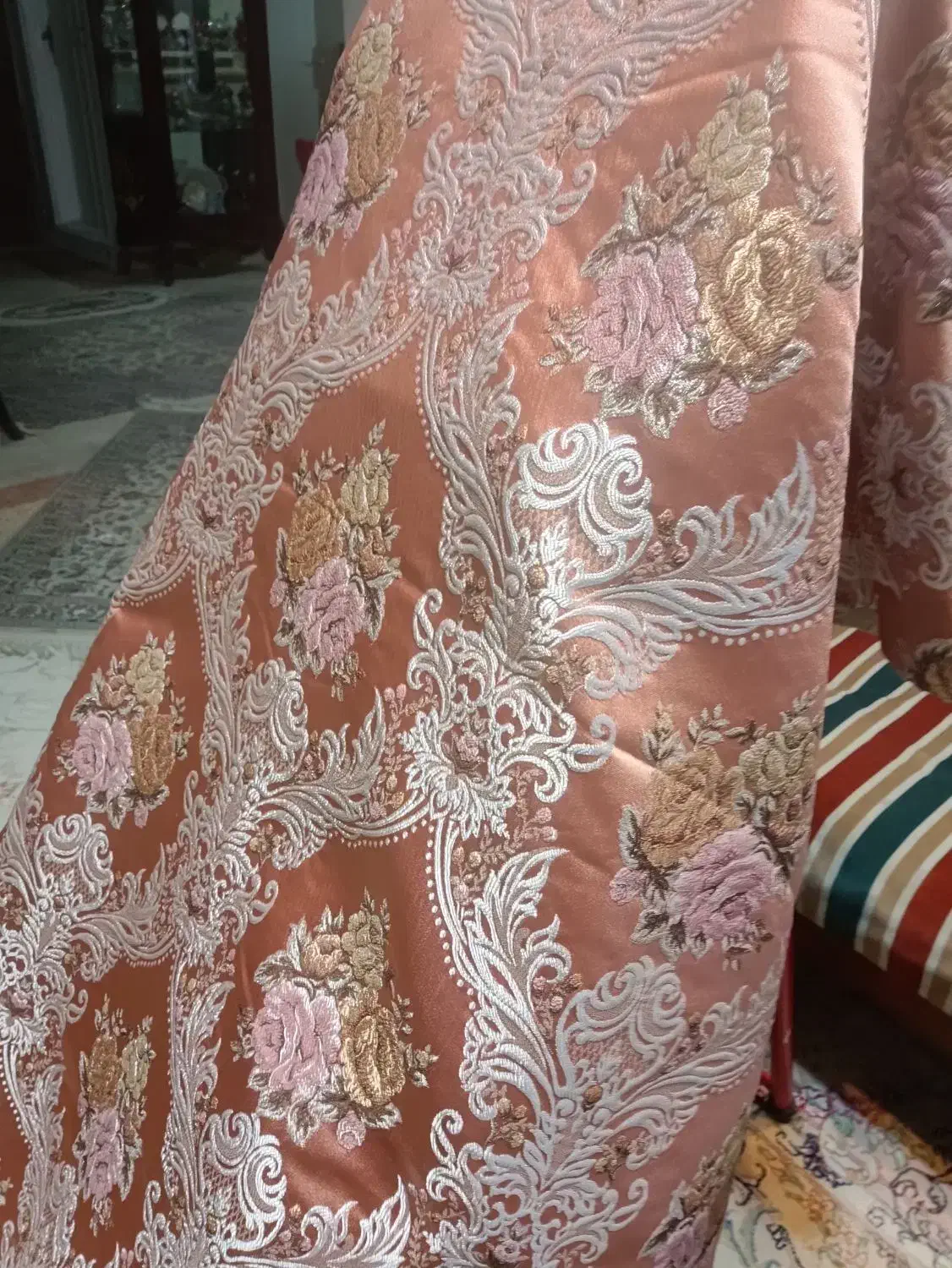 دوعدد پنل پرده نو ساتن طلا کوب|پرده، رانر، رومیزی|تهران, نیلوفر|دیوار