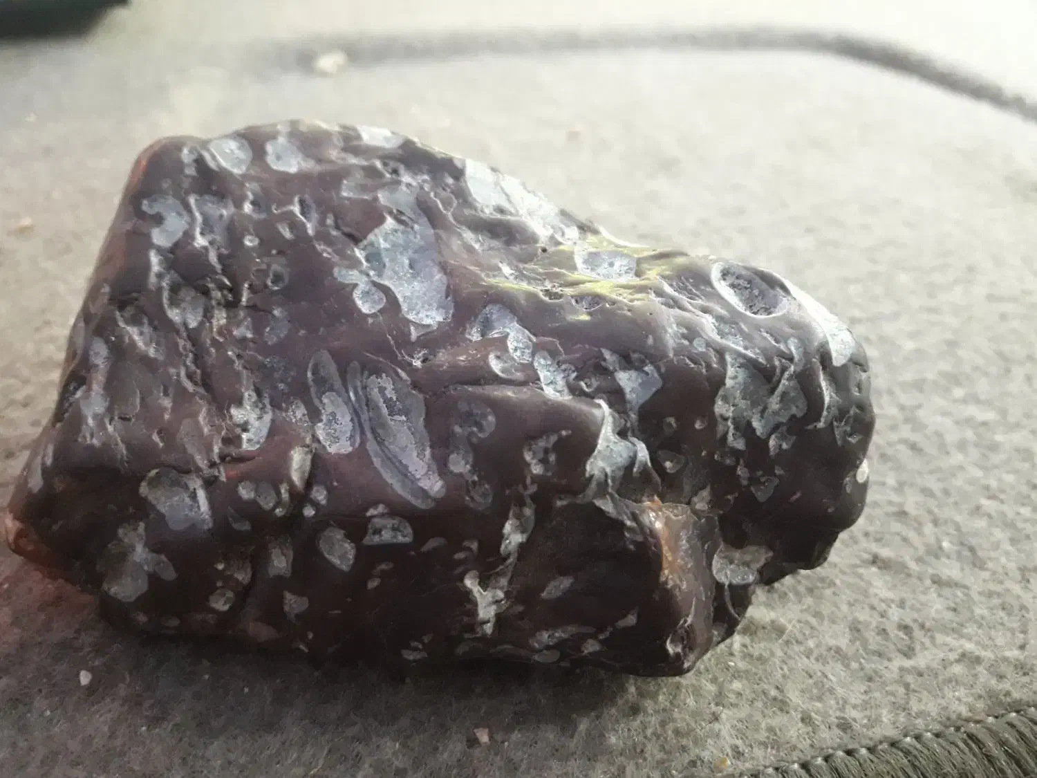 سنگ آسمانی باپوسته چرم۱۹۴گرمی فروش فوری|جواهرات|آباده, |دیوار