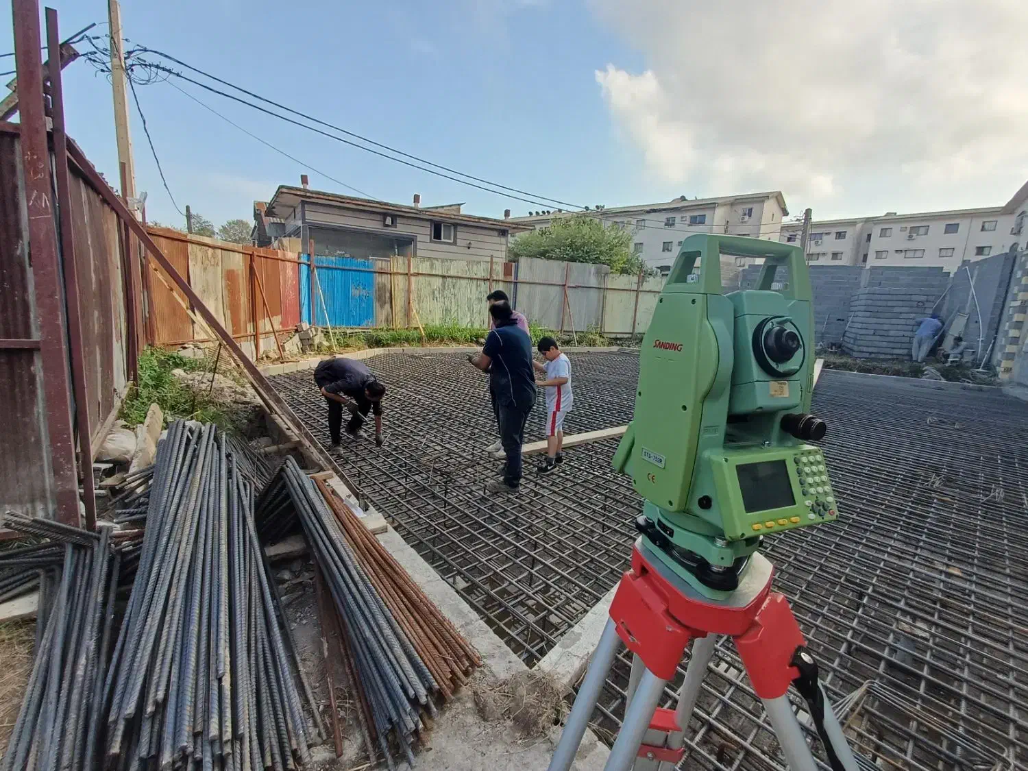 خدمات نقشه برداری و اخذسند رسمی|خدمات پیشه و مهارت|رشت, کاکتوس|دیوار