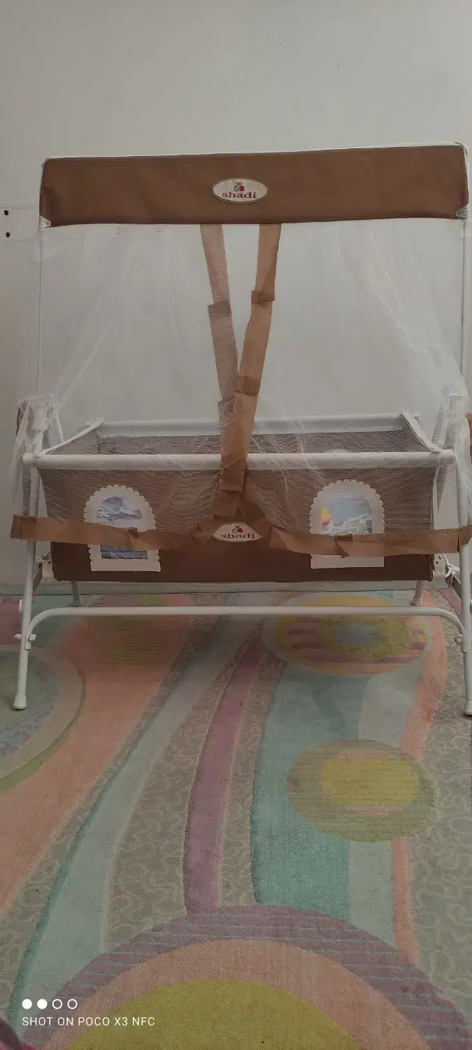 گهواره نوزاد|تخت و صندلی بچه|گلبهار, شهر جدید گلبهار|دیوار