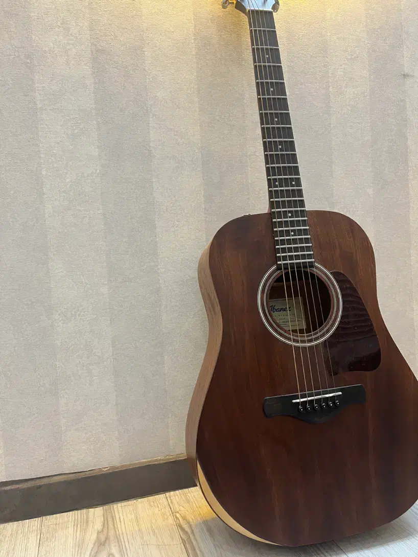 گیتار آکوستیک ibanez|گیتار، بیس، امپلیفایر|اصفهان, جلفا|دیوار