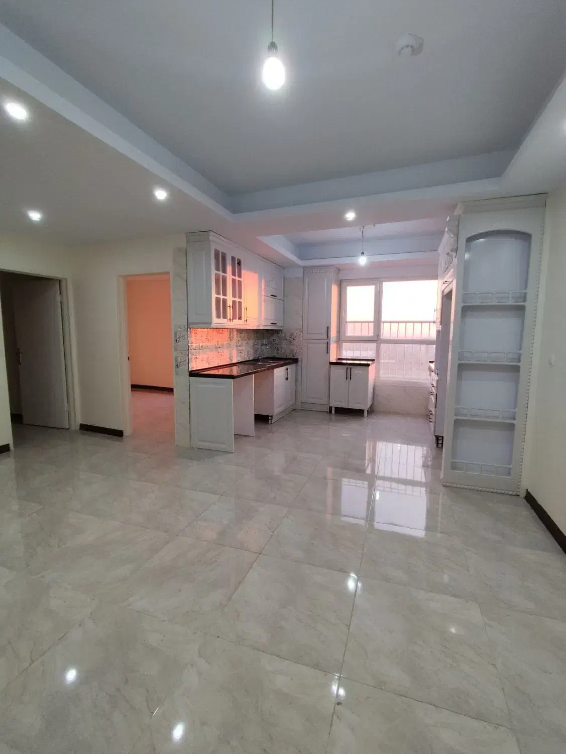 ۸۵متر ۲ خوابه/وردآورد/پنجره‌های قدی/بدون مشرف