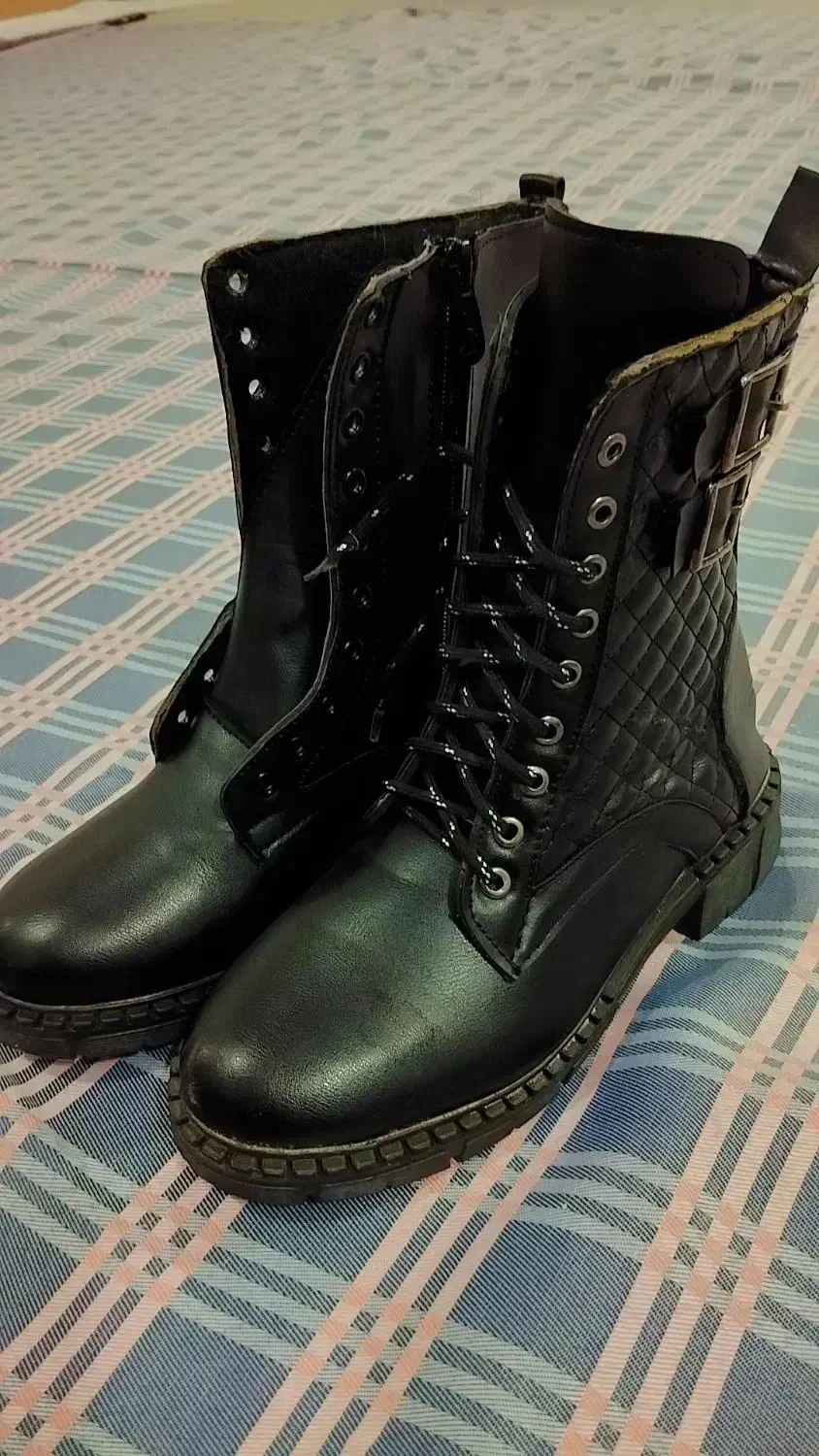 پوتین|کیف، کفش، کمربند|تکاب, |دیوار