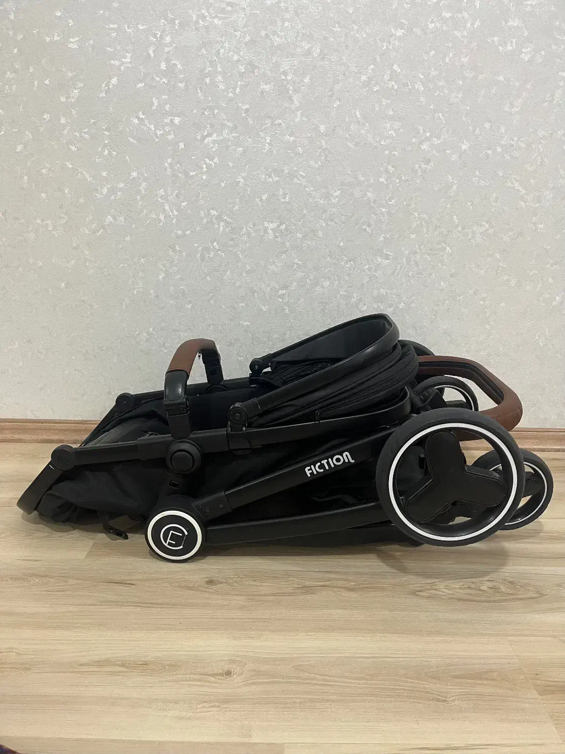 کالسکه fiction فیکشن|کالسکه و لوازم جانبی|ایلخچی, |دیوار