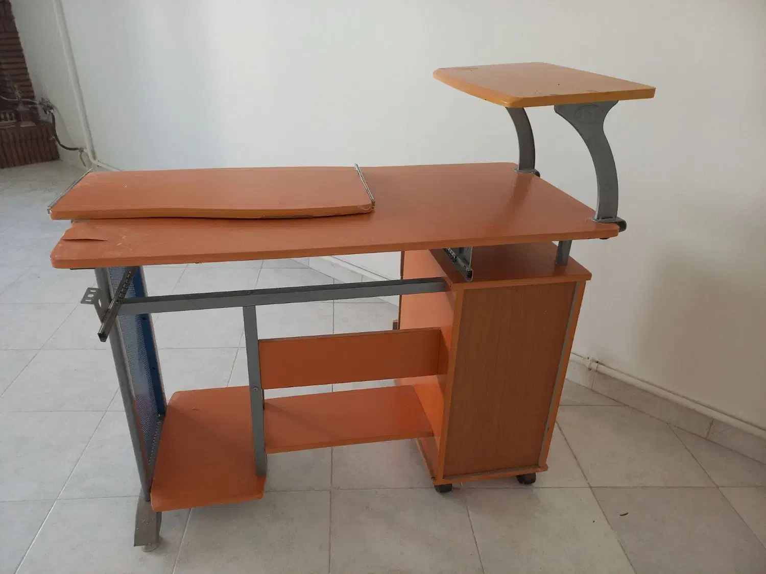 میز کامپیوتر|میز تحریر و کامپیوتر|لاهیجان, شیشه گران|دیوار