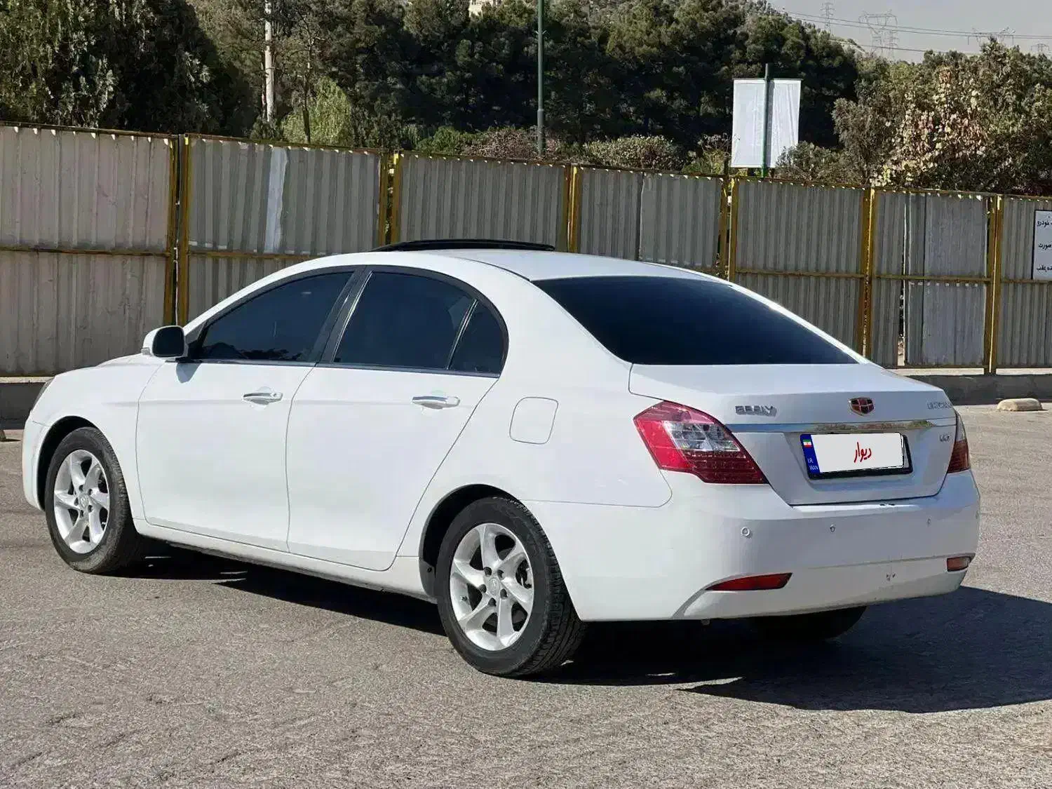 جیلی امگرند تمیز خانگی تک برگ سند|خودرو سواری و وانت|اصفهان, مرداویج|دیوار