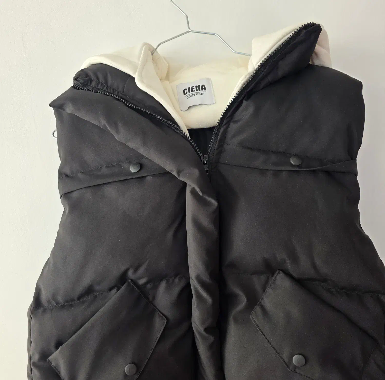 پافر کلاه دورس|لباس|اصفهان, جلفا|دیوار