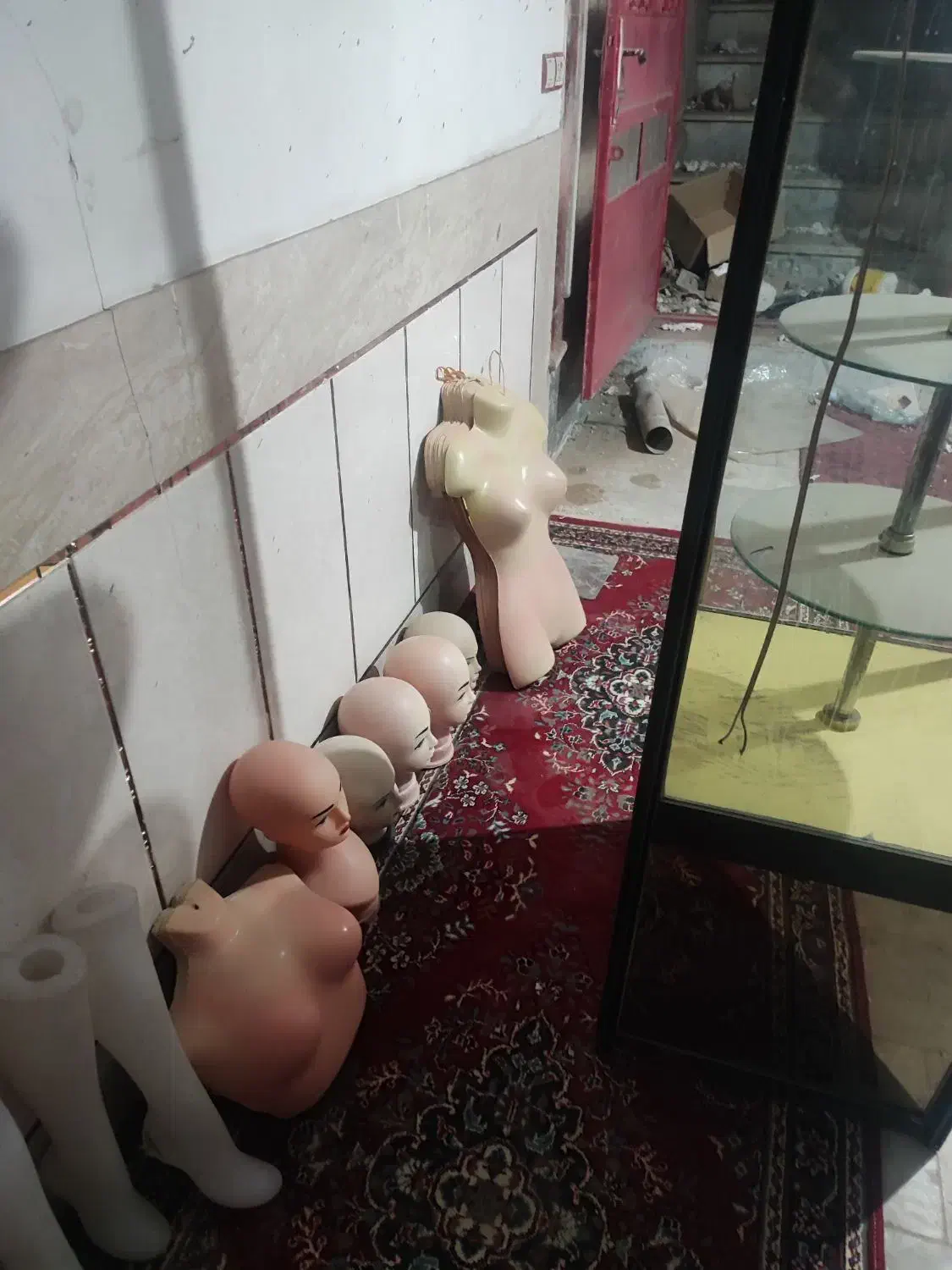 تعدادی مانکن ویترین گردون|فروشگاه و مغازه|زاهدان, |دیوار