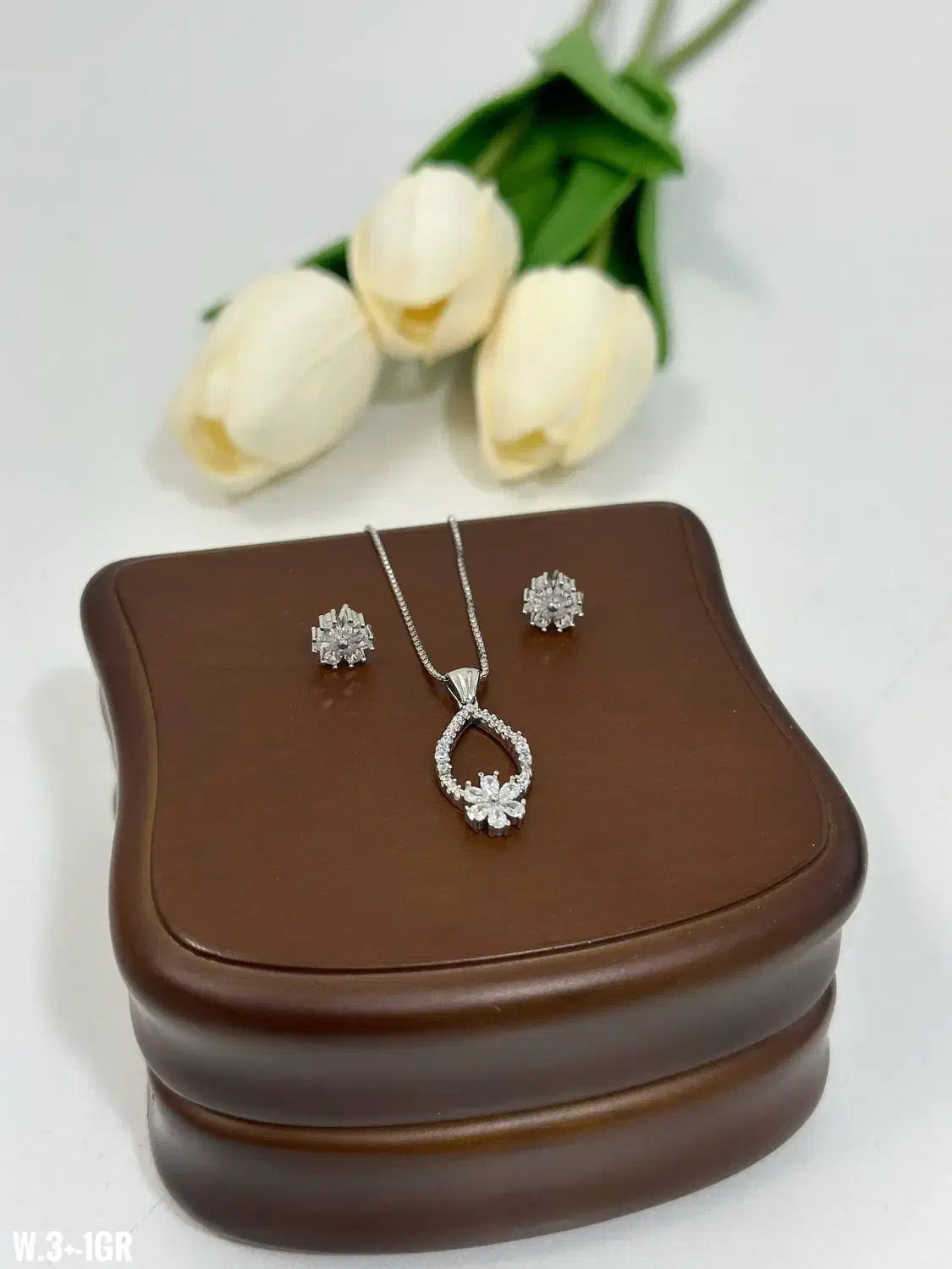 نیمستهای نقره ملکا هدیهای ظریف برای لحظههای خاص|جواهرات|بیرجند, |دیوار