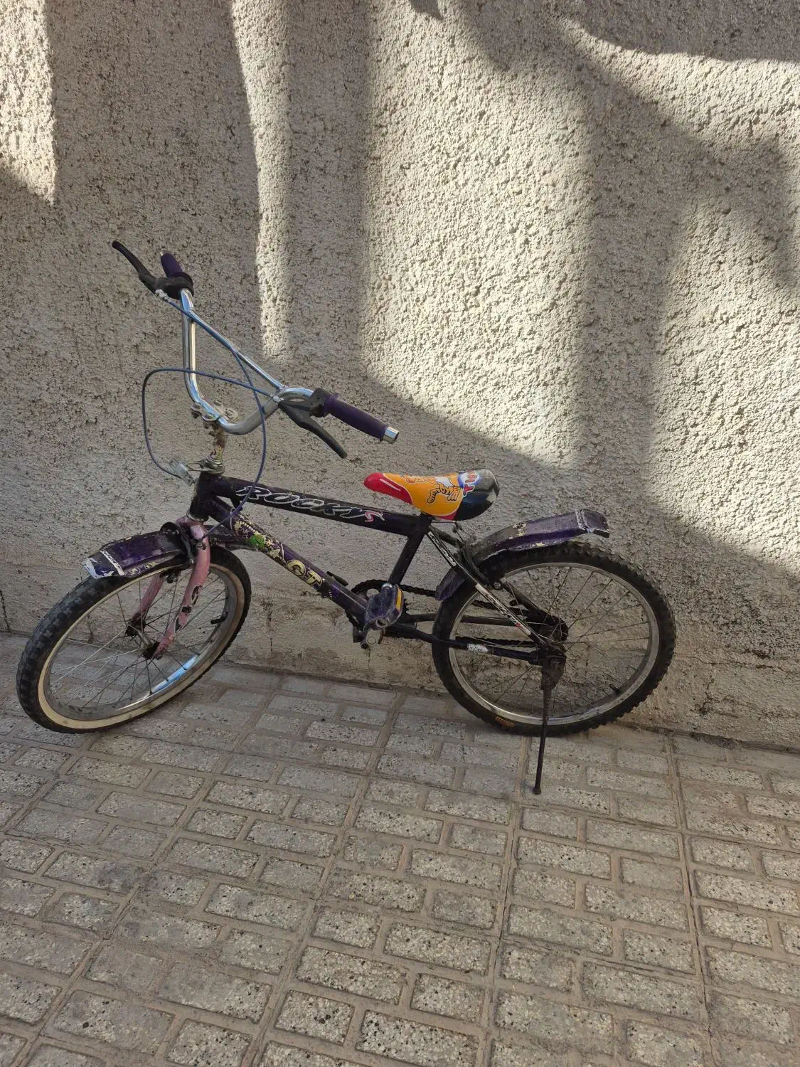 دوچرخه|دوچرخه، اسکیت، اسکوتر|قائن, |دیوار