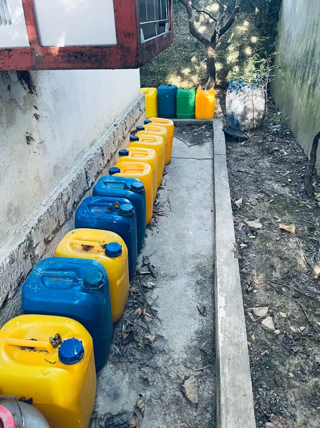 گالن ۲۰ لیتری پلاستیکی|ظروف نگهدارنده، پلاستیکی، یکبارمصرف|نوشهر, |دیوار