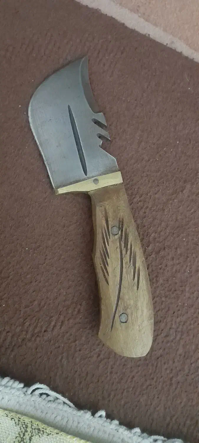 چاقو‌زنجان|کلکسیون اشیاء عتیقه|رباط‌کریم, الارد|دیوار