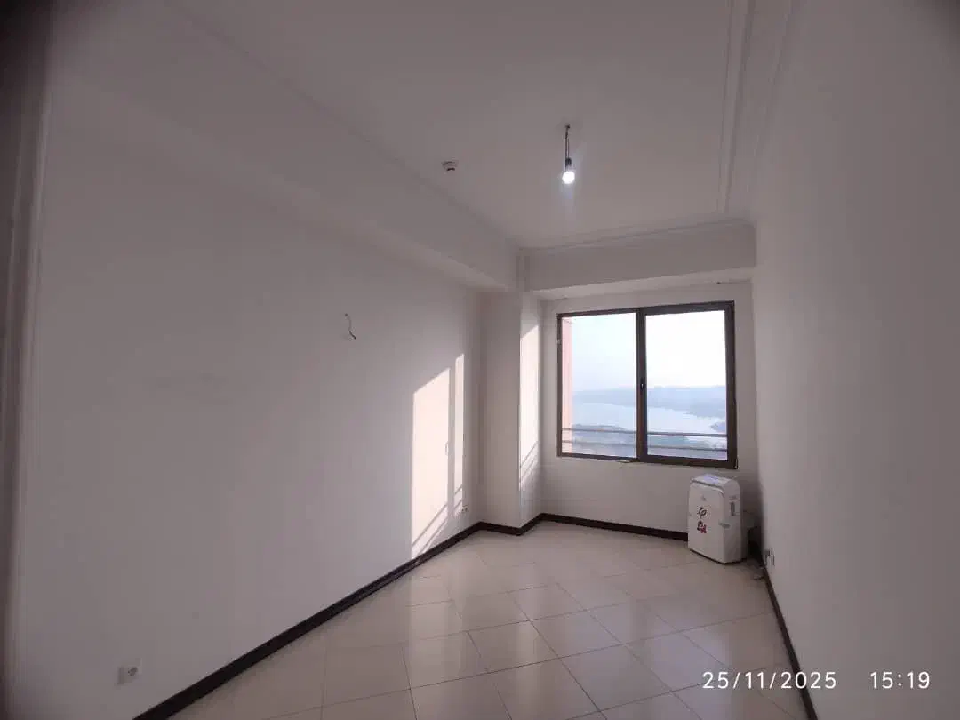 ۱۳۵ متر /سه خواب /رینگ دریاچه/ ویو دریاچه