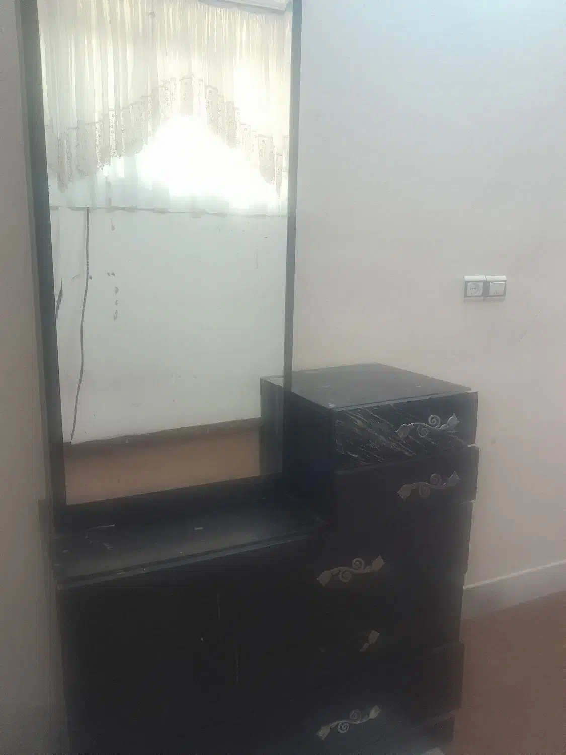 بوفه|بوفه، ویترین، کنسول|برخوار, |دیوار