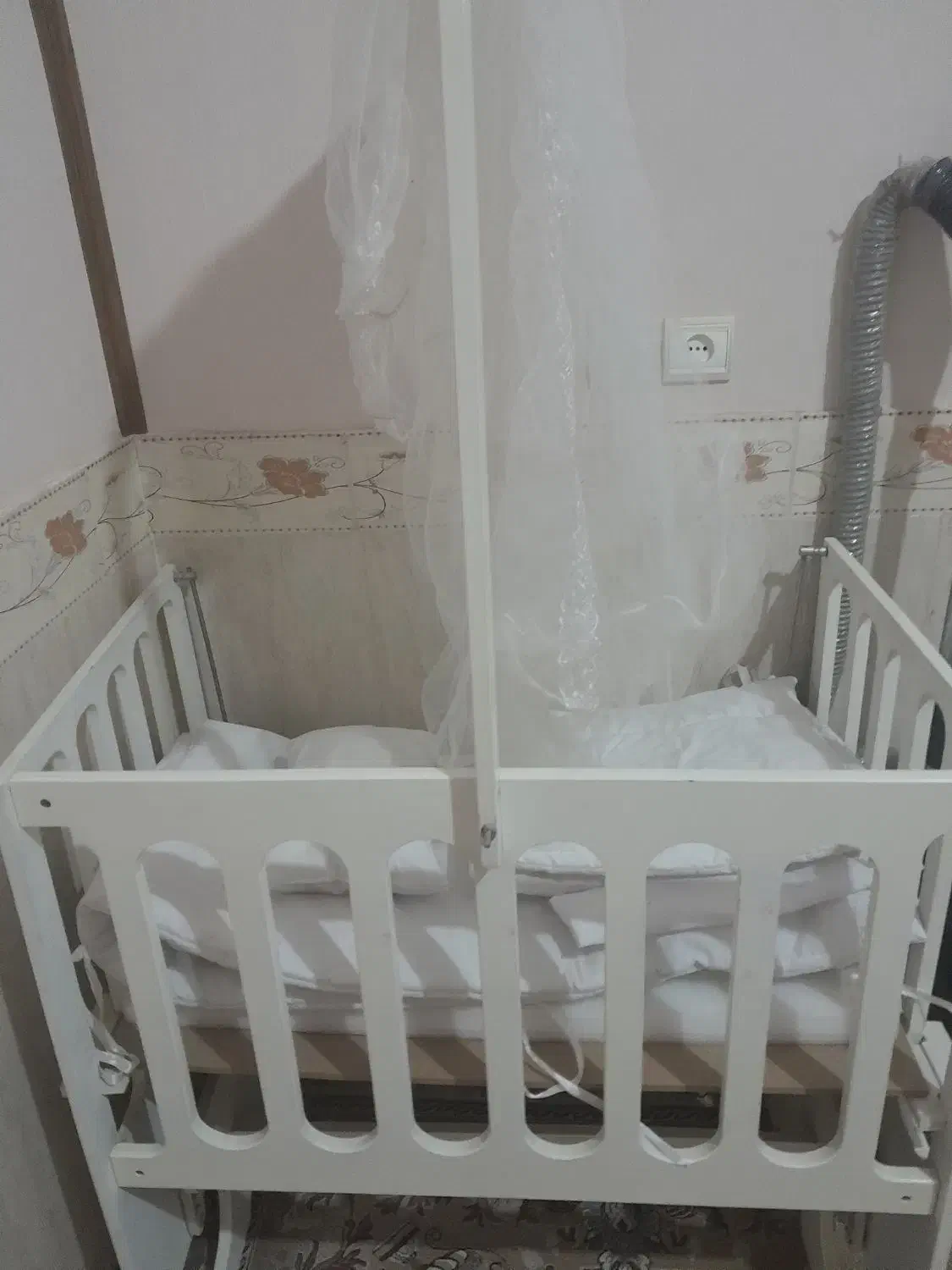 گوهواره نوزاد|تخت و صندلی بچه|زابل, |دیوار