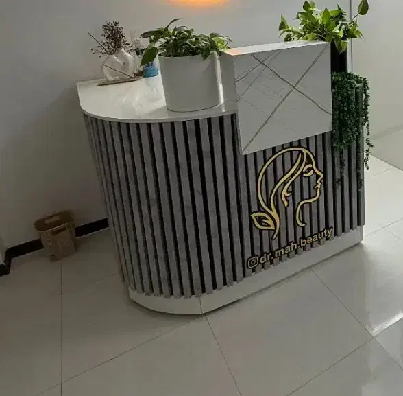 استخدام منشی مطب و اپراتور لیزر|استخدام درمانی، زیبایی، بهداشتی|فردیس, قریشی|دیوار