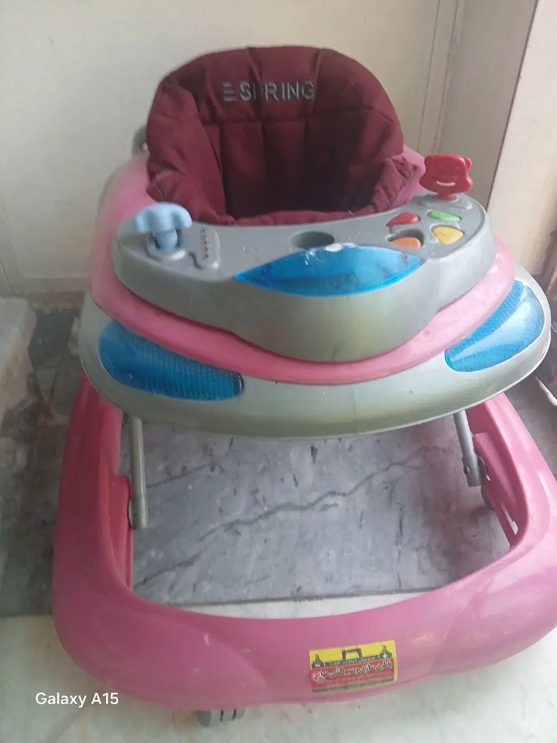 راروئک درحد نو|اسباب‌‌بازی|آزادشهر, |دیوار