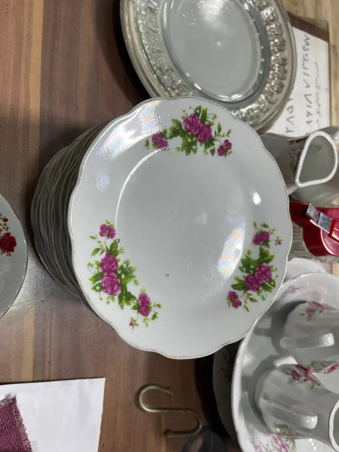 چینی گل سرخ قدیمی عتیقه|ظروف سرو و پذیرایی|مشکیندشت, |دیوار