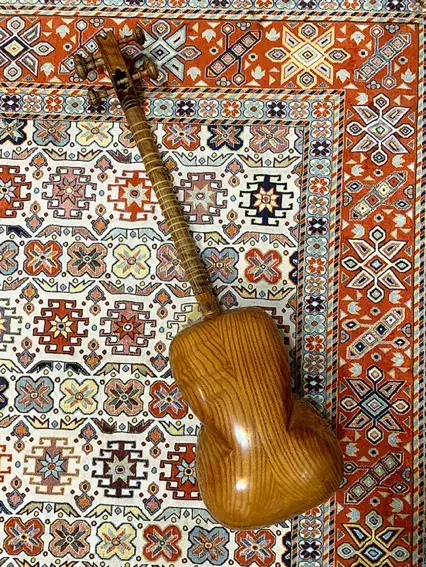 تار حرفه ای مهر کیوان بامید حق(قسطی)|سازهای سنتی|رشت, گلسار|دیوار