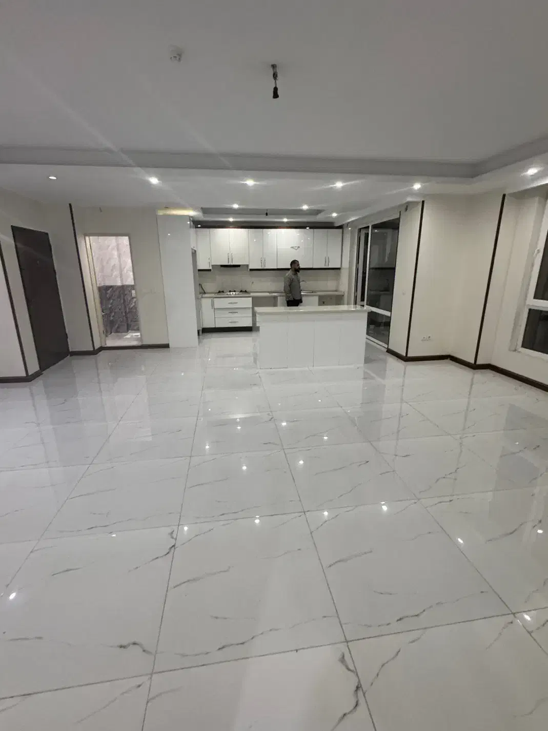 ۱۲۵متر/دو خواب /خطی رو به آفتاب/کلید نخورده