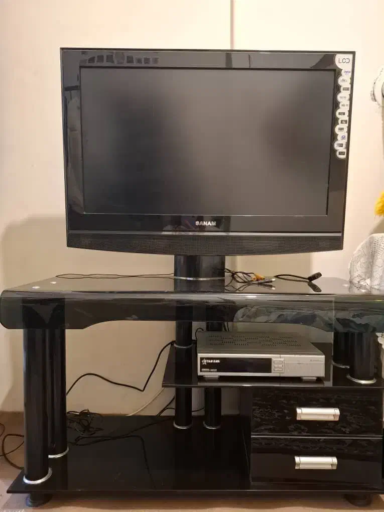 میز تلویزیون شیشه ای|میز تلویزیون|مشهد, صیاد شیرازی|دیوار