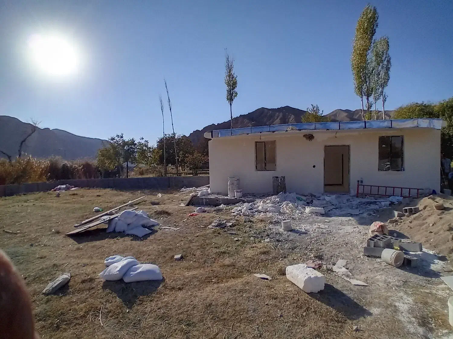 ویلا ۱۱۰۰ متر سیمین دشت دماوند|فروش خانه و ویلا|تهران, تسلیحات|دیوار