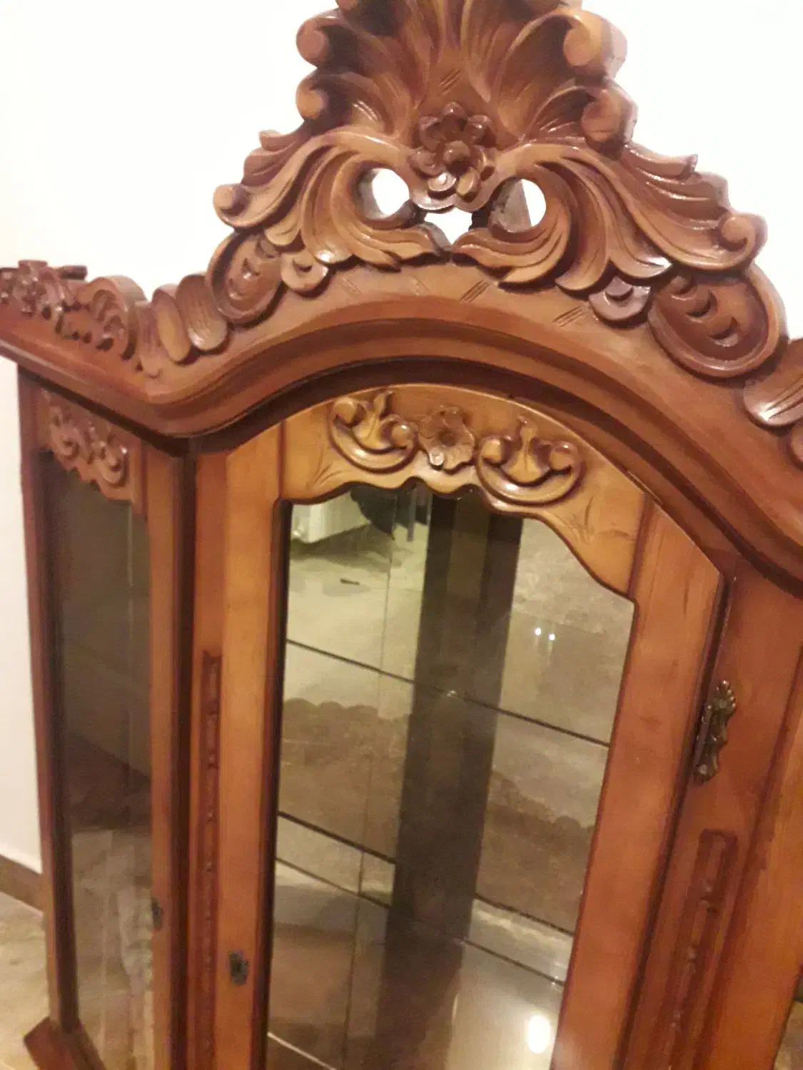 ویترین و مینی بوفه چوب گردو|بوفه، ویترین، کنسول|ایلام, |دیوار