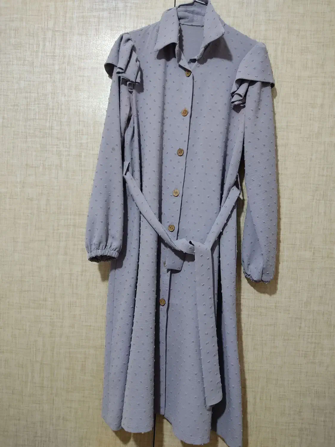 مانتو مجلسی|لباس|کاشان, لتحر|دیوار