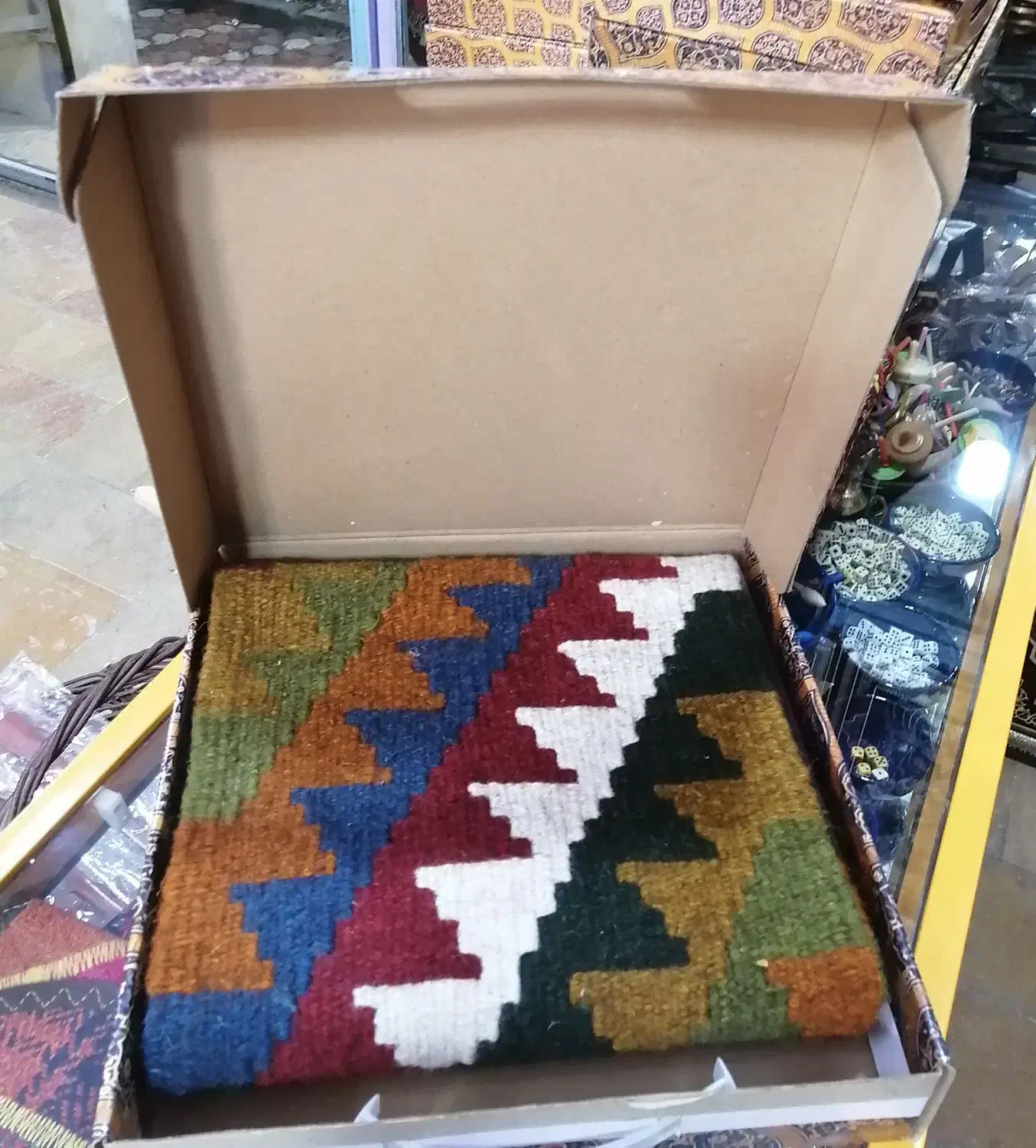 گلیم دستباف|گلیم، جاجیم، گبه|شهرکرد, |دیوار