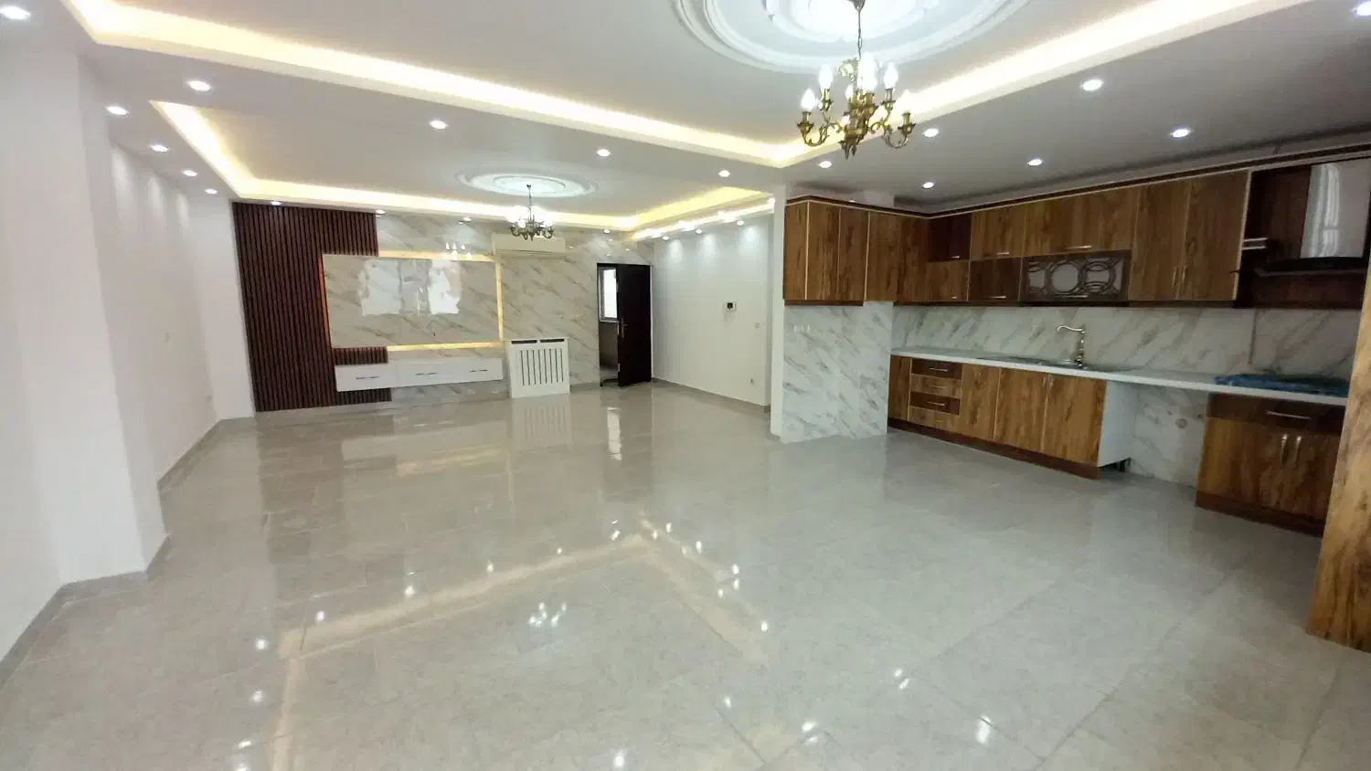 فروش واحد طبقه آخر با چشم انداز خوش قیمت|فروش آپارتمان|لاهیجان, شهرک جانبازان|دیوار