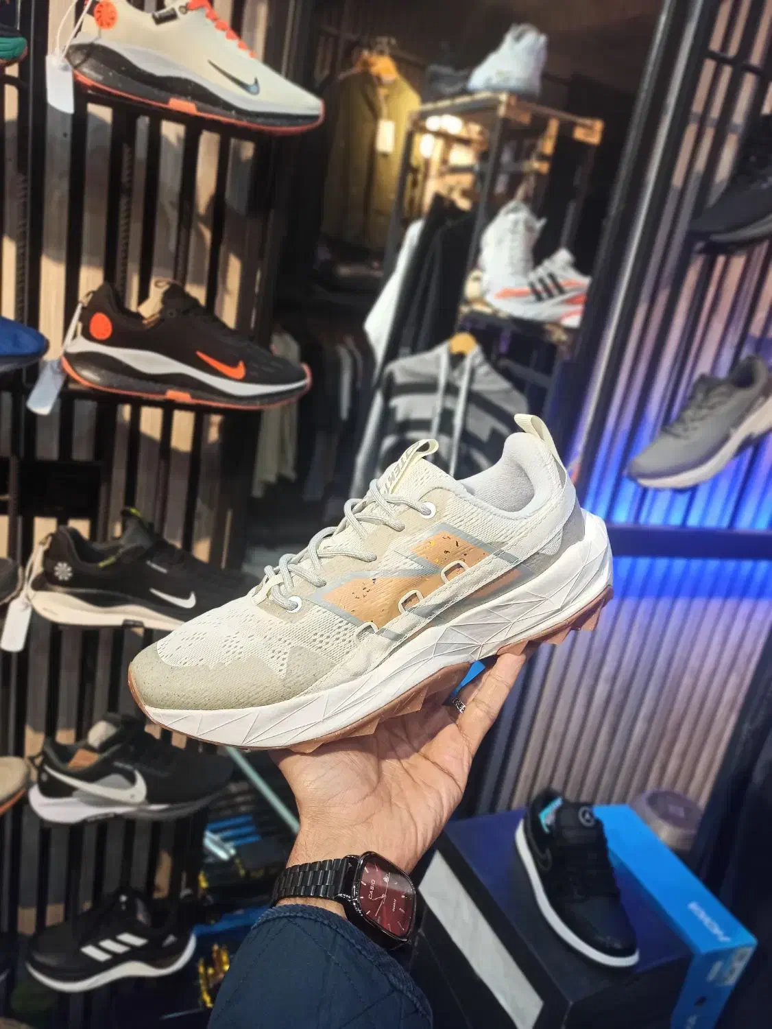 کتونی مستر|کیف، کفش، کمربند|جلفا, |دیوار