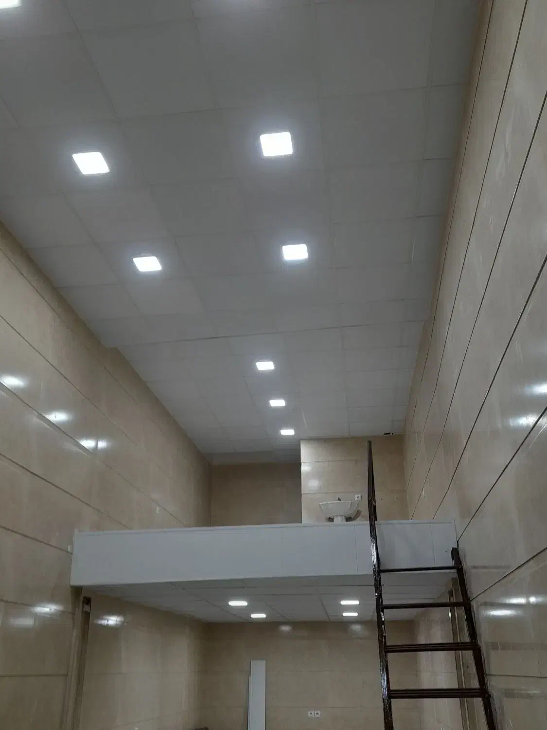 کاشی کاری سرامیک کاری|خدمات پیشه و مهارت|ارومیه, |دیوار