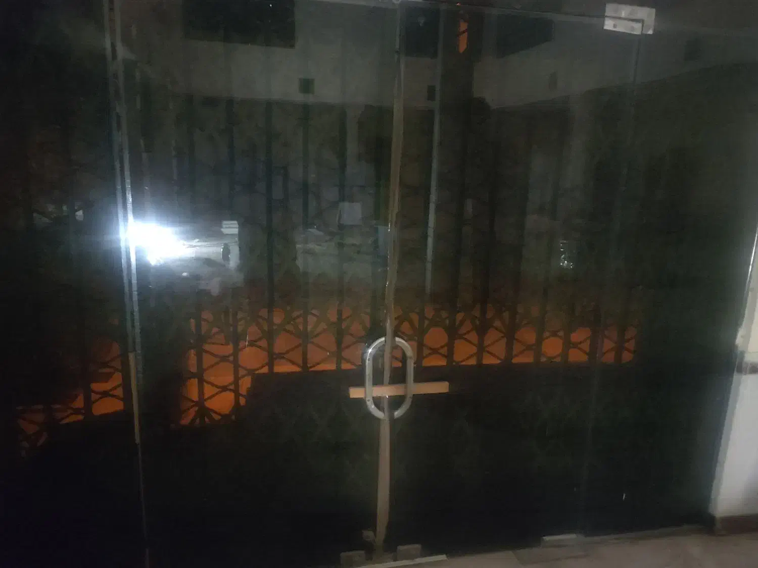 شیشه درب باز شو سکوریت و حفاظ ریلی اکاردئونی|حراج|رفسنجان, |دیوار